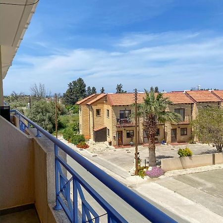 Summer Getaway: Stunning 1 Bedroom Apartment! Polis Екстер'єр фото