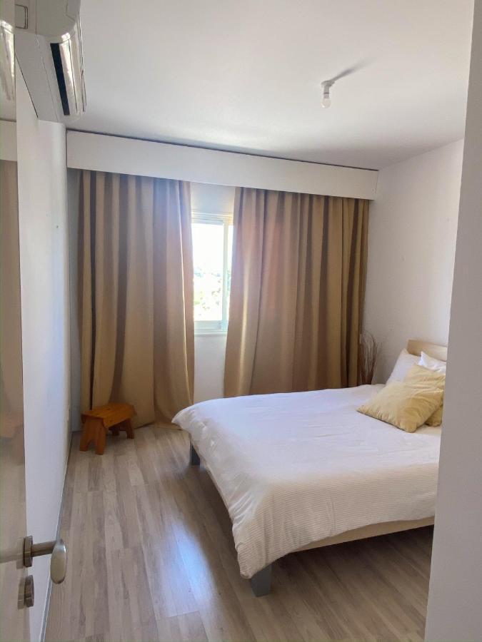 Summer Getaway: Stunning 1 Bedroom Apartment! Polis Екстер'єр фото